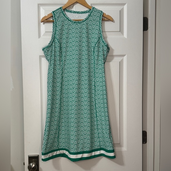 Southern Tide Lyllee ST Geo Printed UPF Performance Dress - Picture 4 of 8